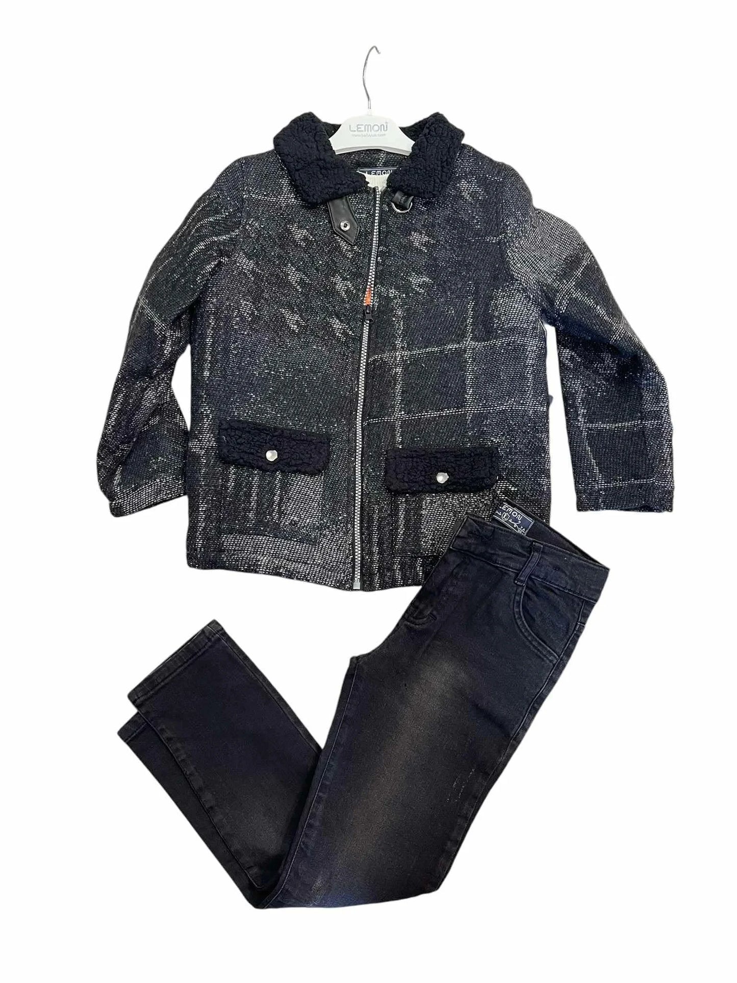 Lemon 3-piece set, short coat with fur collar, sweatshirt and jeans.